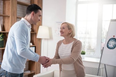 Adamla tanışmak mutlu kadın kıdemli