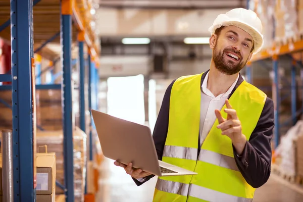 Vrolijke happy man die lacht — Stockfoto