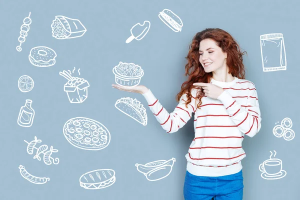 Hungrig student tänka på mat samtidigt vid universitetet — Stockfoto