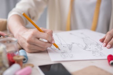İhale kadın modacı çizim kroki