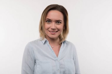 Çok mutlu bir iyimser kadın portresi