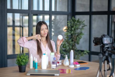 Blogcu takipçiler için gece kremi önermiyor