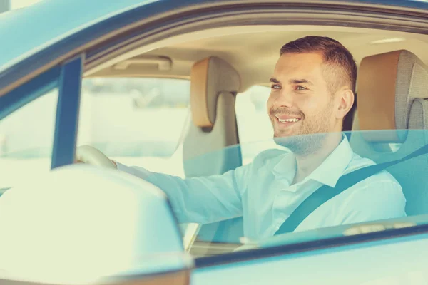Pozitivní radost muž osoba těšit na silnici — Stock fotografie