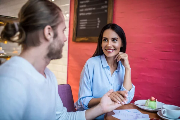 Dark-eyed woman falling in love with her amazing boyfriend — ストック写真