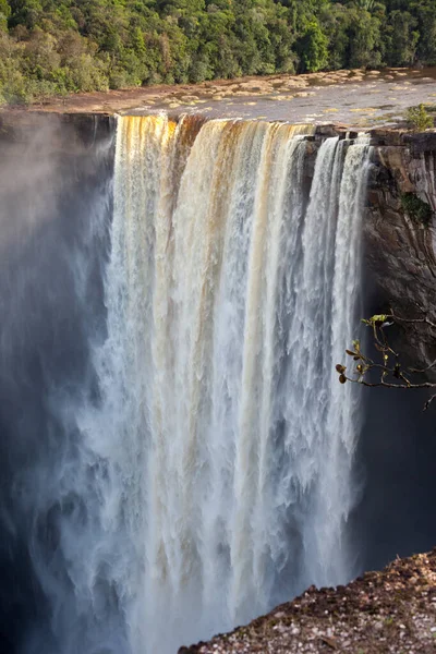 Vista Bela Cachoeira Poderosa Kaieteur Dia Ensolarado Claro Contra Fundo — Fotografia de Stock