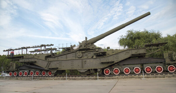 Installation-conveyor naval railway artillery  with 305mm gun, USSR. Military equipment of the Second world war.