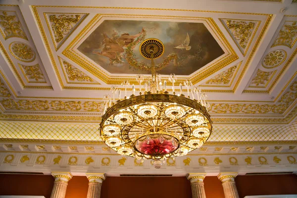 Vintage Crystal Chandelier View Painted Ceiling Moscow Attractions World Tourism — Stock Photo, Image