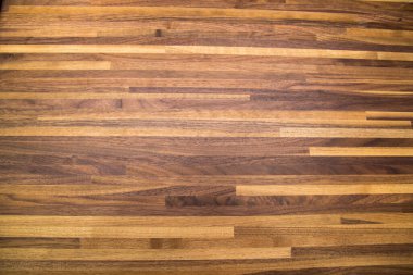 Arkaplan tahtaları beyazlatılmış meşe kaplamalı ve açık kahverengi renkli. Arkaplan, yapılar, tasarımlar.