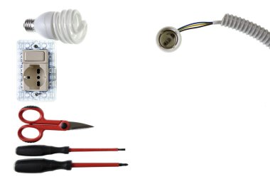 İş araçları ve bileşenleri için Elektrik Tesisatı, beyaz arka plan üzerinde izole yukarıdan yakın çekim