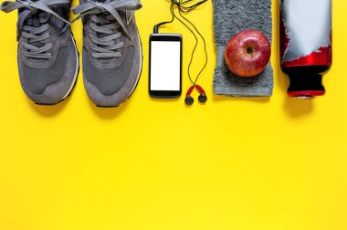 Sağlıklı beslenme ve boş zaman etkinlikleri ve Sarı zemin üzerine açık hava sporları için donatım