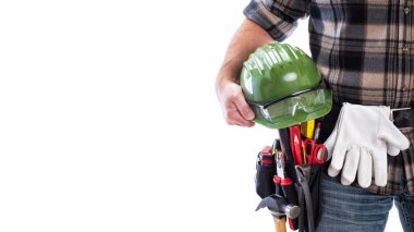 Beyaz arka planda iş aletleri olan bir marangoz. Marangozluk.