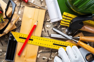 Marangozun iş aletleri. Marangozluk.