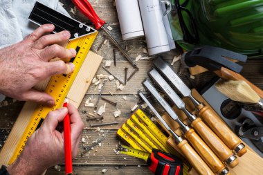 Ahşap tahtaların ustası. Marangozluk.