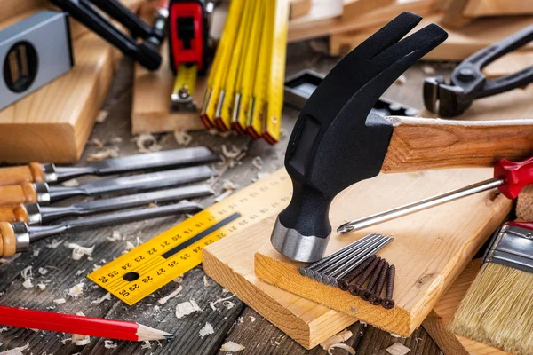 Herramientas de trabajo de Carpenter. Carpintería . —  Fotos de Stock