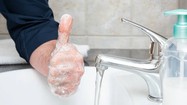 Coronavirus Prävention Händewaschen Mit Heißem Seifenwasser Stoppt Die Infektion Durch lizenzfreie Stockfotos