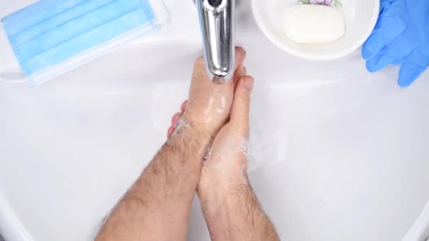 Zapobieganie Koronawirusom Mycie Rąk Gorącą Wodą Mydłem Użycie Maski Rękawic — Wideo stockowe