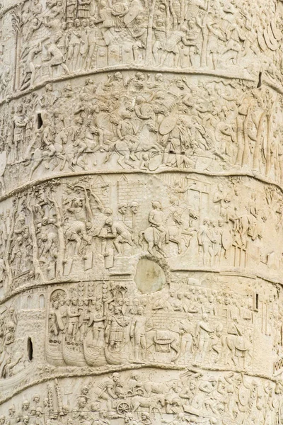 Roma'da Trajan sütunu