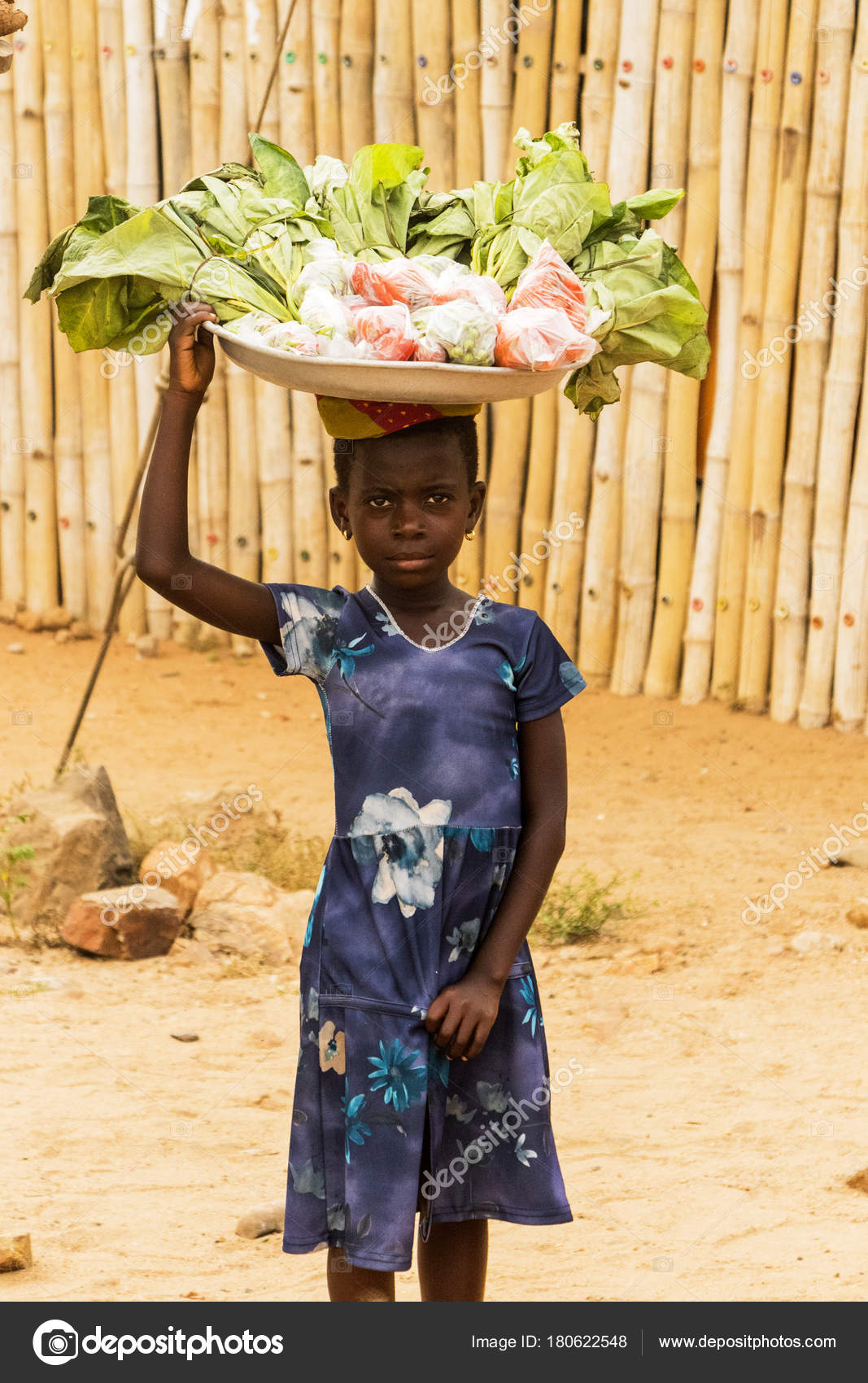 Girl in ghana — Stock Editorial Photo © tizianella #180622548