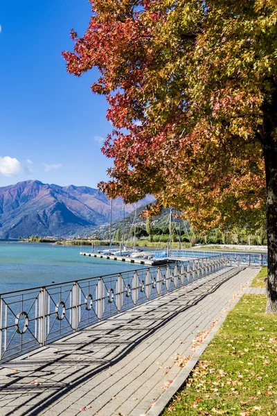 Lago de Como en otoño — Foto de Stock