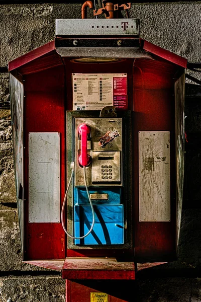 Cabina Telefonica Con Interfono Rosa — Foto Stock