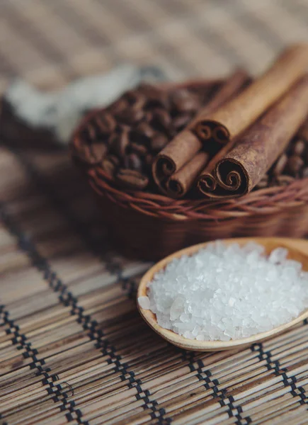 Aromatic spa coffee set with sea salt and cinnamon sticks — Stock Photo, Image