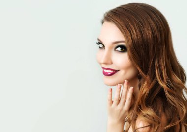 Makyajlı Güzel Moda Modeli, Mükemmel Taze Cilt 