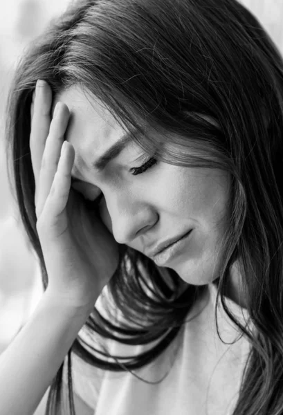 Jovem mulher triste . — Fotografia de Stock