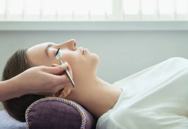 Eyelash Extension Procedure. — Stock Photo, Image