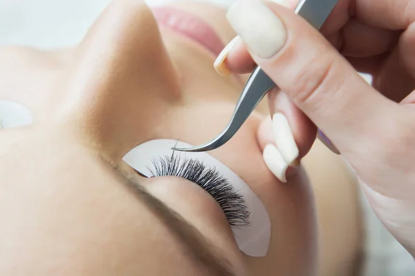 Eyelash Extension Procedure. — Stock Photo, Image