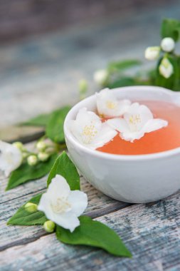 Deniz tuzu, yağ özü, jasmin akışı ile spa ve sağlıklı yaşam ayarı