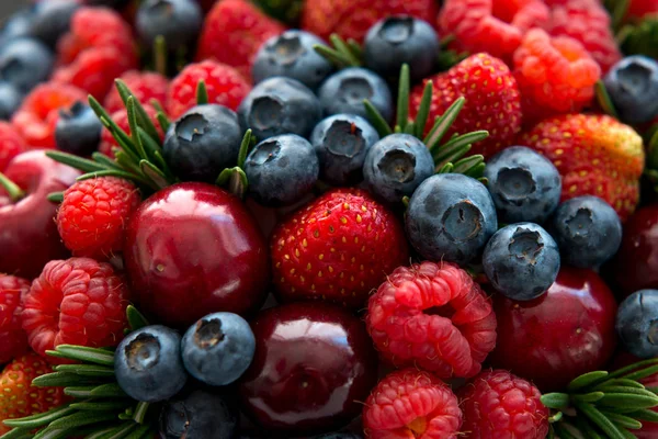 Set of various fresh summer berries.  Mix of raspberries, bluebe — Stock Photo, Image