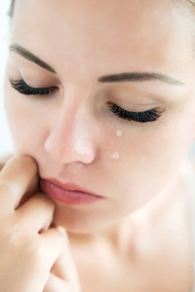 Uma Jovem Triste Depressão Alergia Frio Cefaleias Conceitos Expressão Facial — Fotografia de Stock