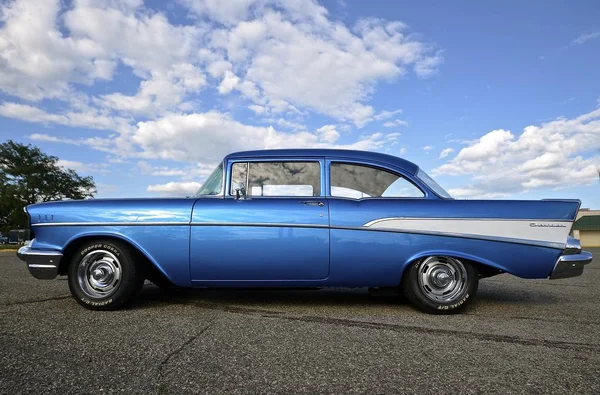 Classic 1957 Chevy side profile — Stock Photo, Image