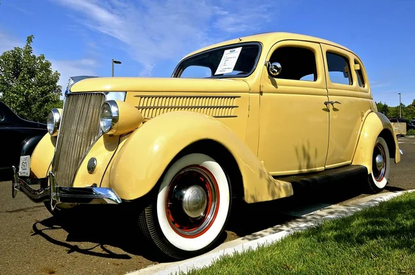 Восстановленный Ford 1936 года — стоковое фото