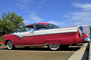 1956 Ford Crown Victoria geri