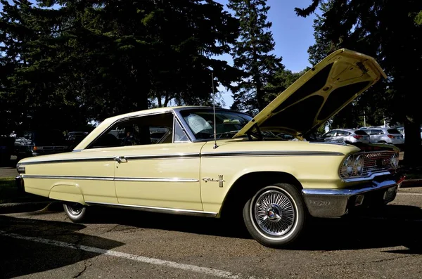 1963 Ford Galaxie 500 —  Fotos de Stock