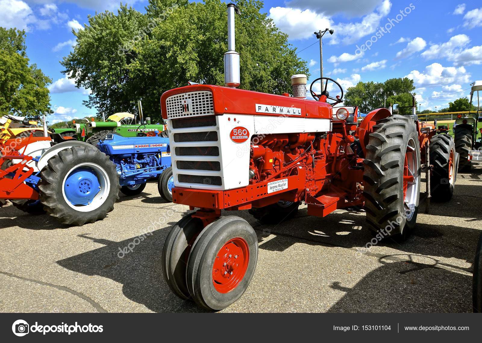 Restored Diesel 560 Farmall Tractor Stock Editorial Photo C Fiskness Restored Diesel 560 Farmall Tractor Stock Editorial Photo C Fiskness
