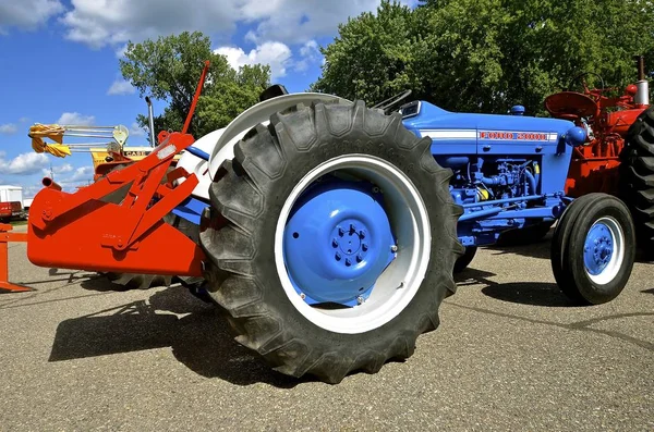 Vissza 2000 Ford traktor — Stock Fotó