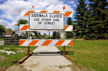 kapalı kaldırım tabela