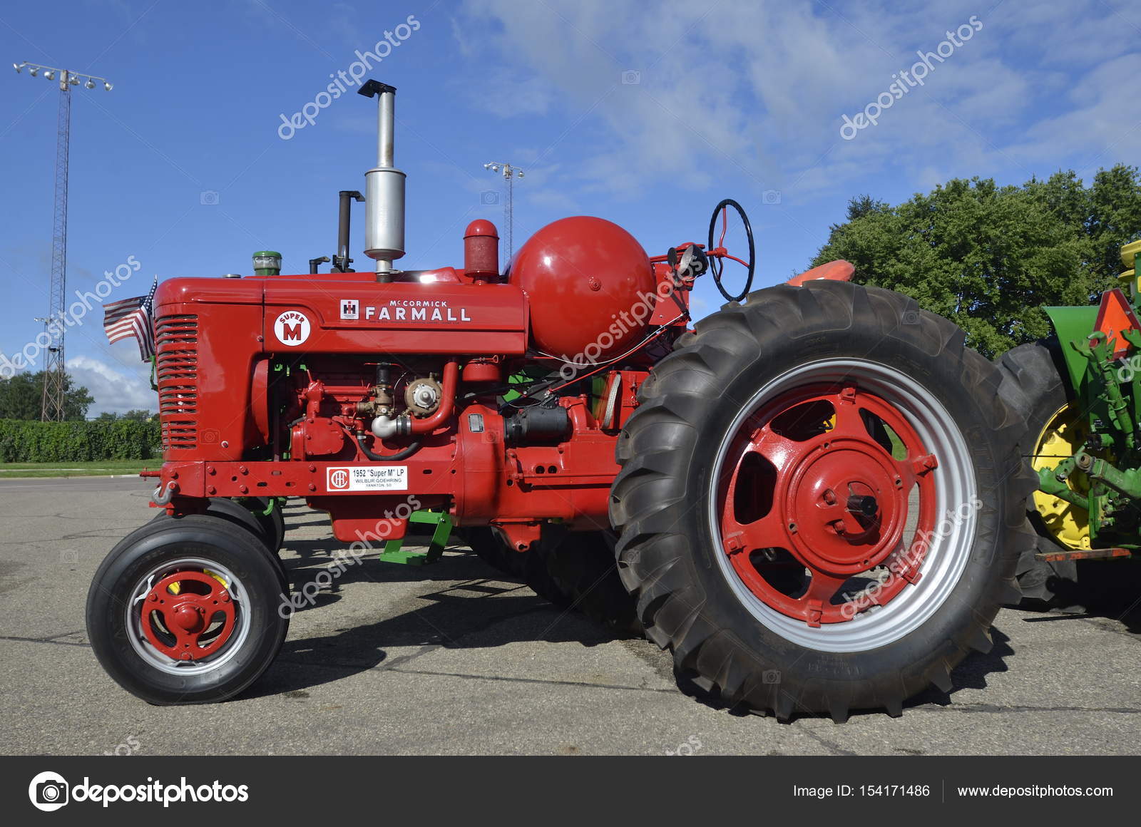 Restored Super M Farmall Stock Editorial Photo C Fiskness