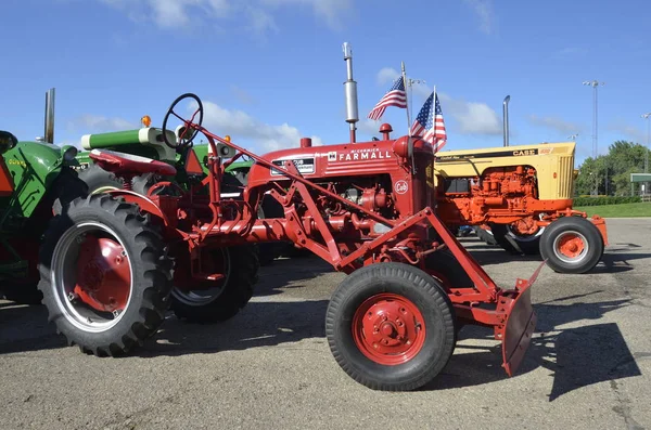 Tractor Farmall Cub restaurado — Foto de Stock