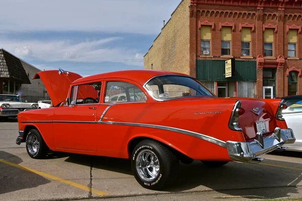 Red gerestaureerd 1956 Chevy — Stockfoto