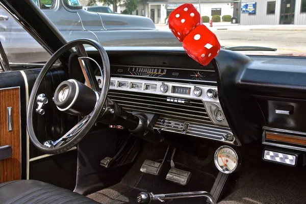 Dash of a restored 1967 Ford Galaxy 500 XL Convertible — Stock Photo, Image
