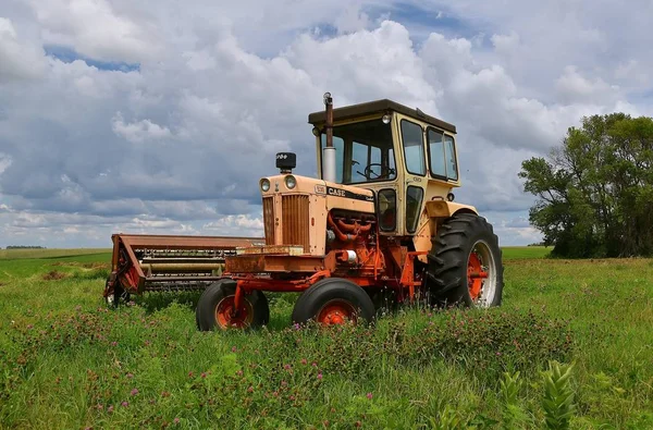 Starý traktor Case 930 — Stock fotografie