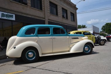 1937 Chevy geri