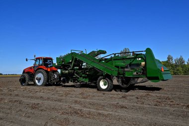 Yeni Casie Ih traktör ve patates seçici