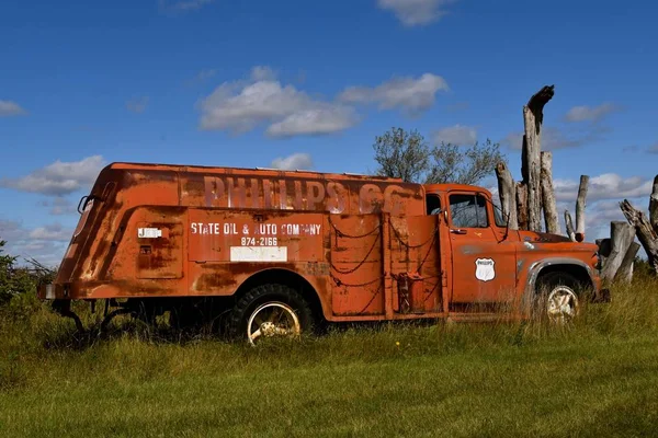 Gamla Phillips gas truck — Stockfoto