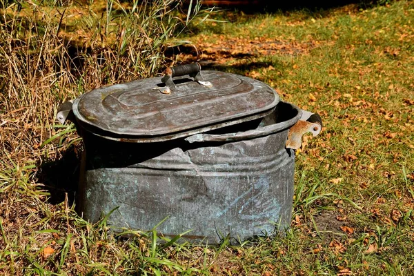 Oude koperen waterketel politiewagens — Stockfoto