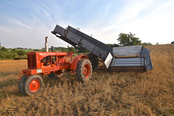 Rollag Minnesota Septembre 2017 Tracteur Allis Chalmers Tirant Une Chargeuse — Photo