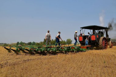 Rollag, Minnesota, 2 Eylül 2017: Bir eşsiz Geiser Works buhar motoru Rollag gösterisinde çiftlik nerede 1000 katılmak her İşçi Bayramı hafta sonu düzenlenen yıllık Wcstr çiftçilik gan gösterir.